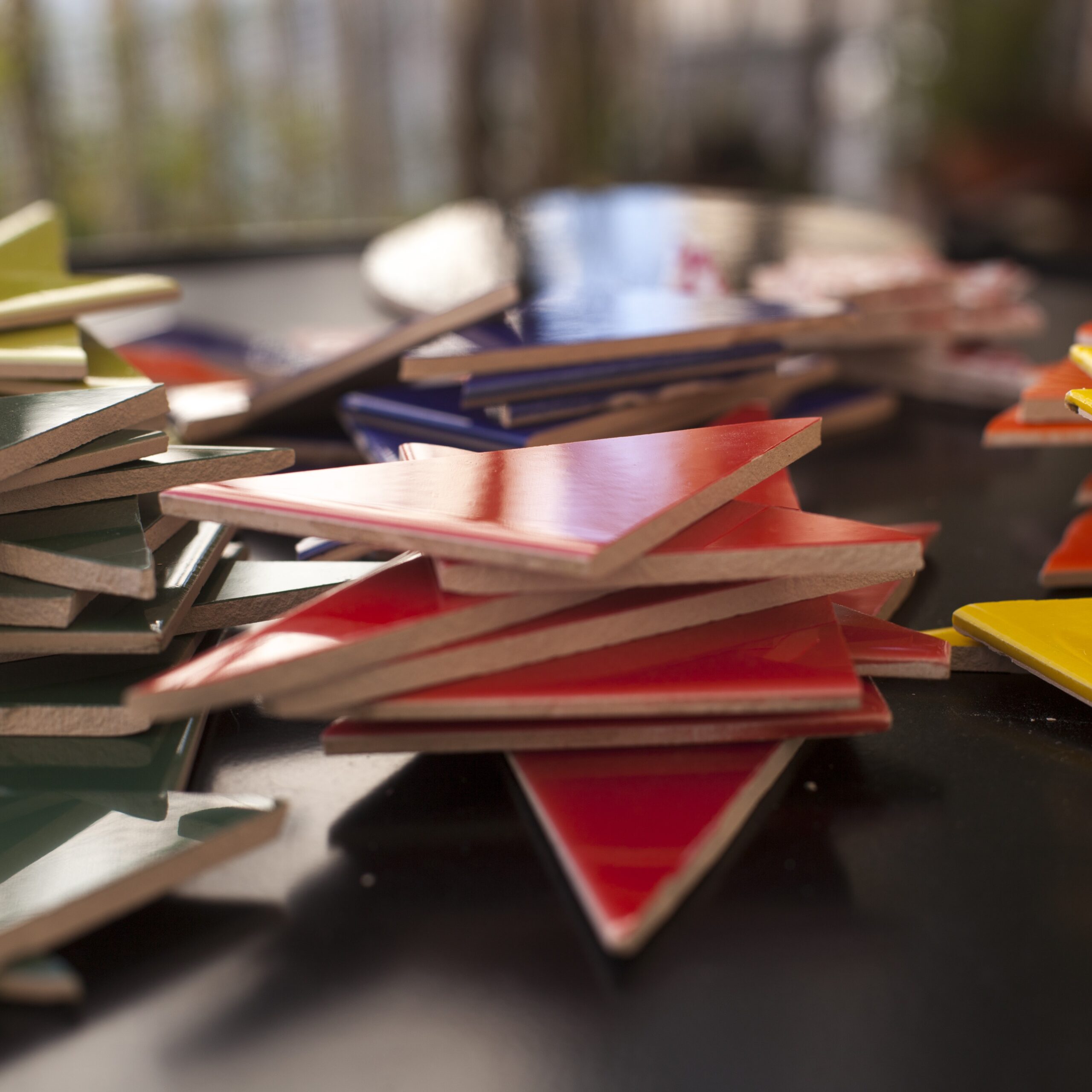 Mesa Redonda de Azulejos y Hierro Geometrica 60cm - Image 6