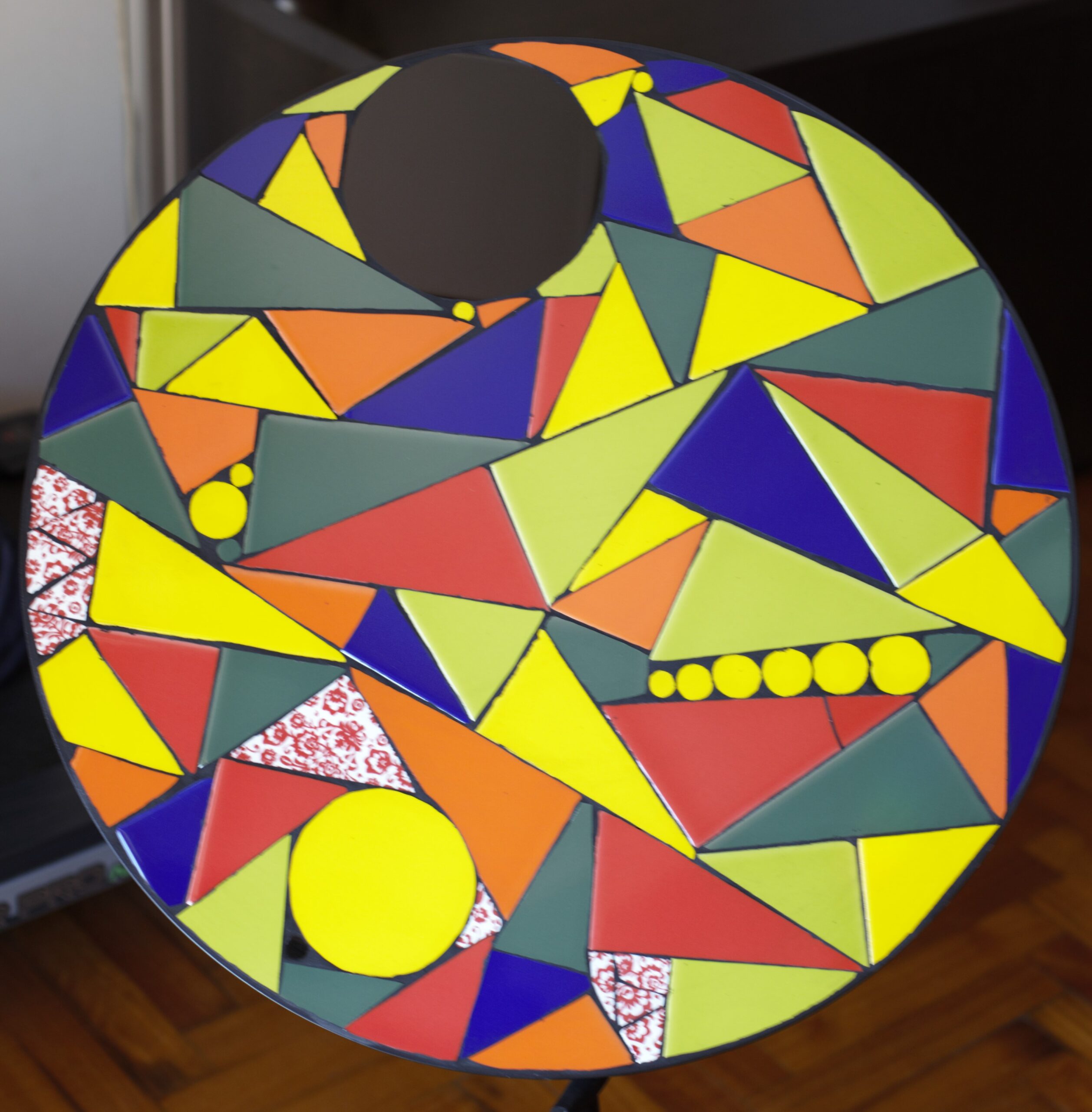 Mesa Redonda de Azulejos y Hierro Geometrica 60cm - Image 5